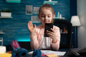 Screen time recommendation for 5-17 Years Old - Babyhub