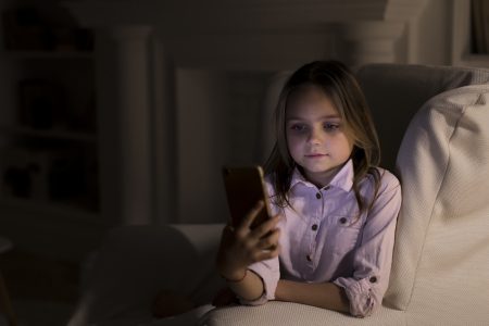 Right screen time for your child - Babyhub