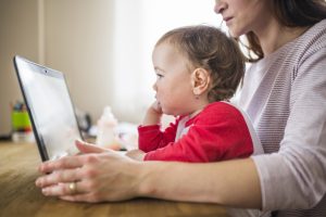 Screen Time For toddlers aged 1–2 years - Babyhub