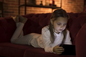 Impacts of Too Much Screen Time For kids -Babyhub