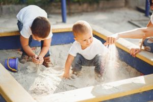 Alternatives for Screen time :Outside Play Station - Babyhub